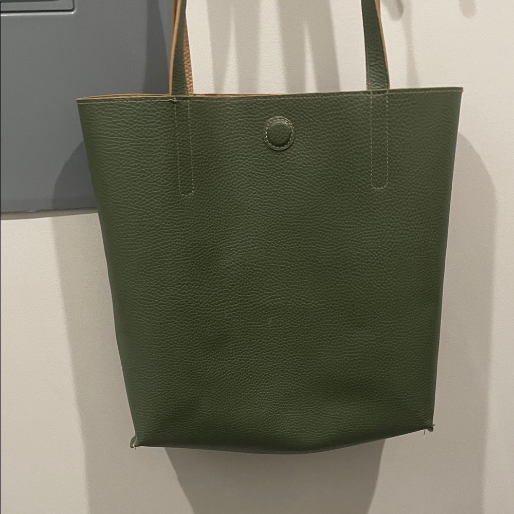 Reversible magnetic closure Tote Bag - Picture 6 of 12